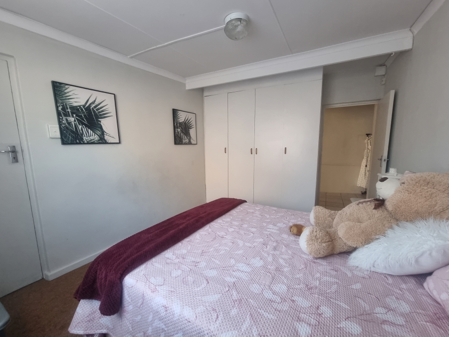 6 Bedroom Property for Sale in Heiderand Western Cape